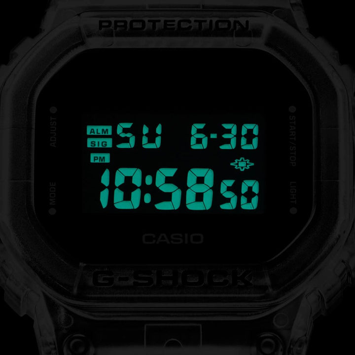 Casio DW-5600SKE-7JR close up night mode